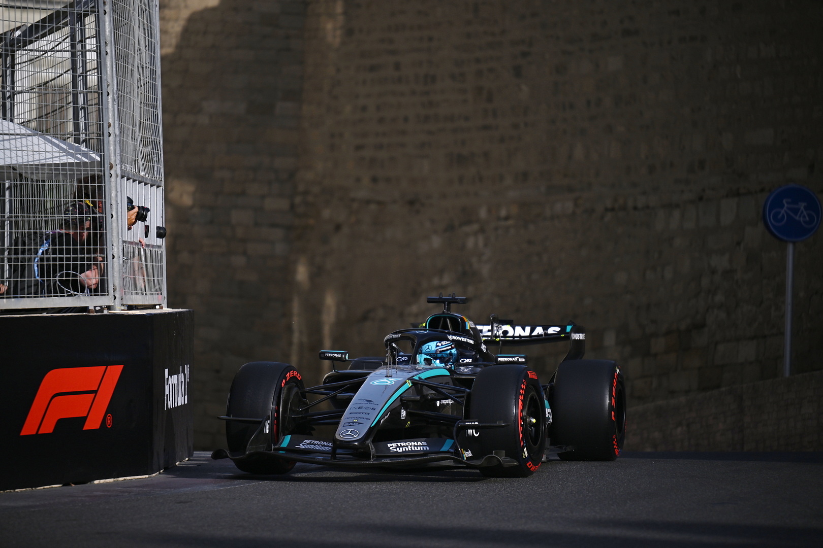 F1 Today: Russell controls Baku, Norris sounds alarm and Hamilton is reprimanded