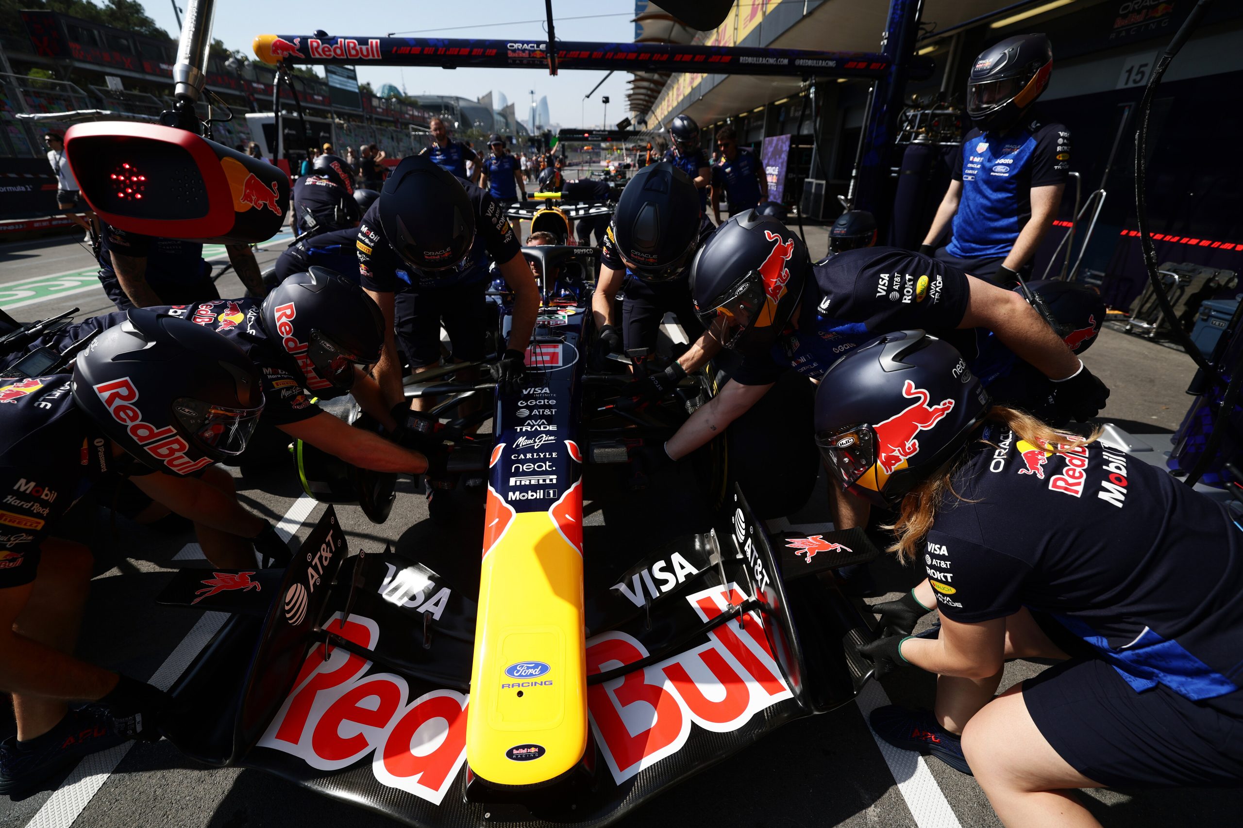 Red Bull obtiene resultados positivos con las mejoras en Azerbaiyán, pero busca “encontrar velocidad”