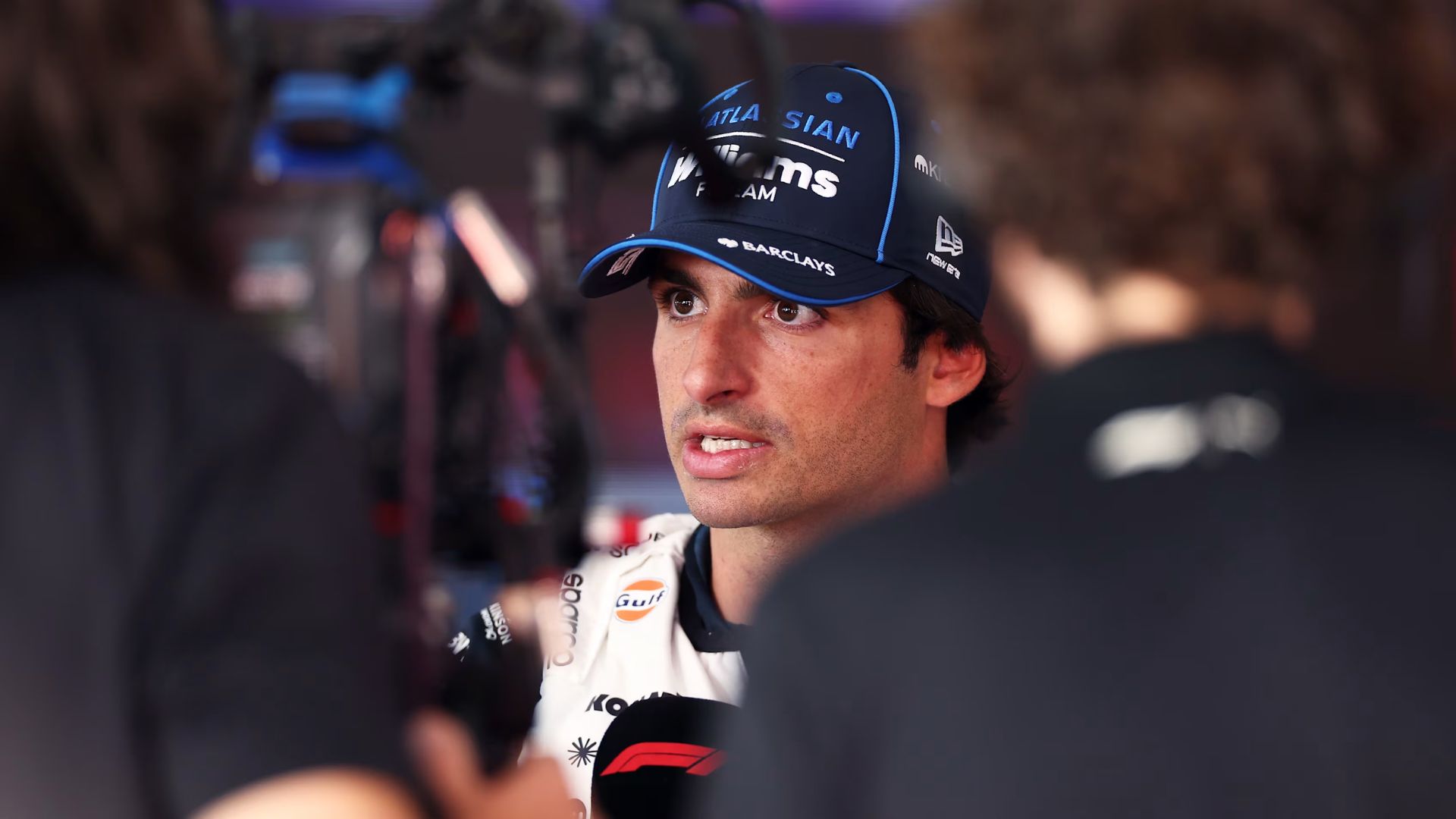 Sainz reclama de dedurada de Alonso no GP da Espanha: 'Conseguiu me punir'