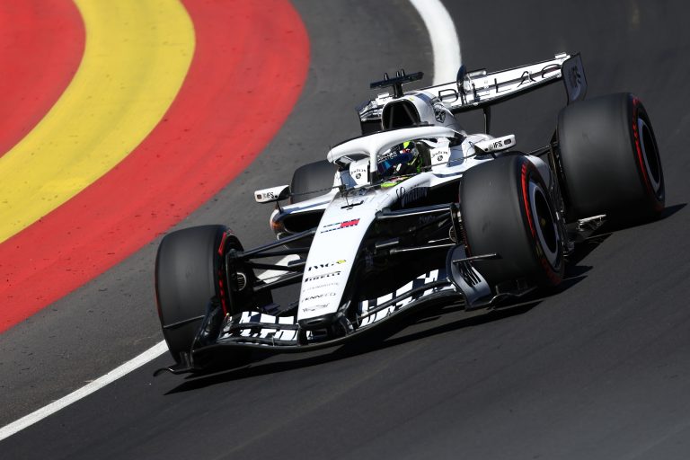 Cadillac confirma mejoras y entrega el motor Ferrari modificado exclusivamente a Pérez en Bakú