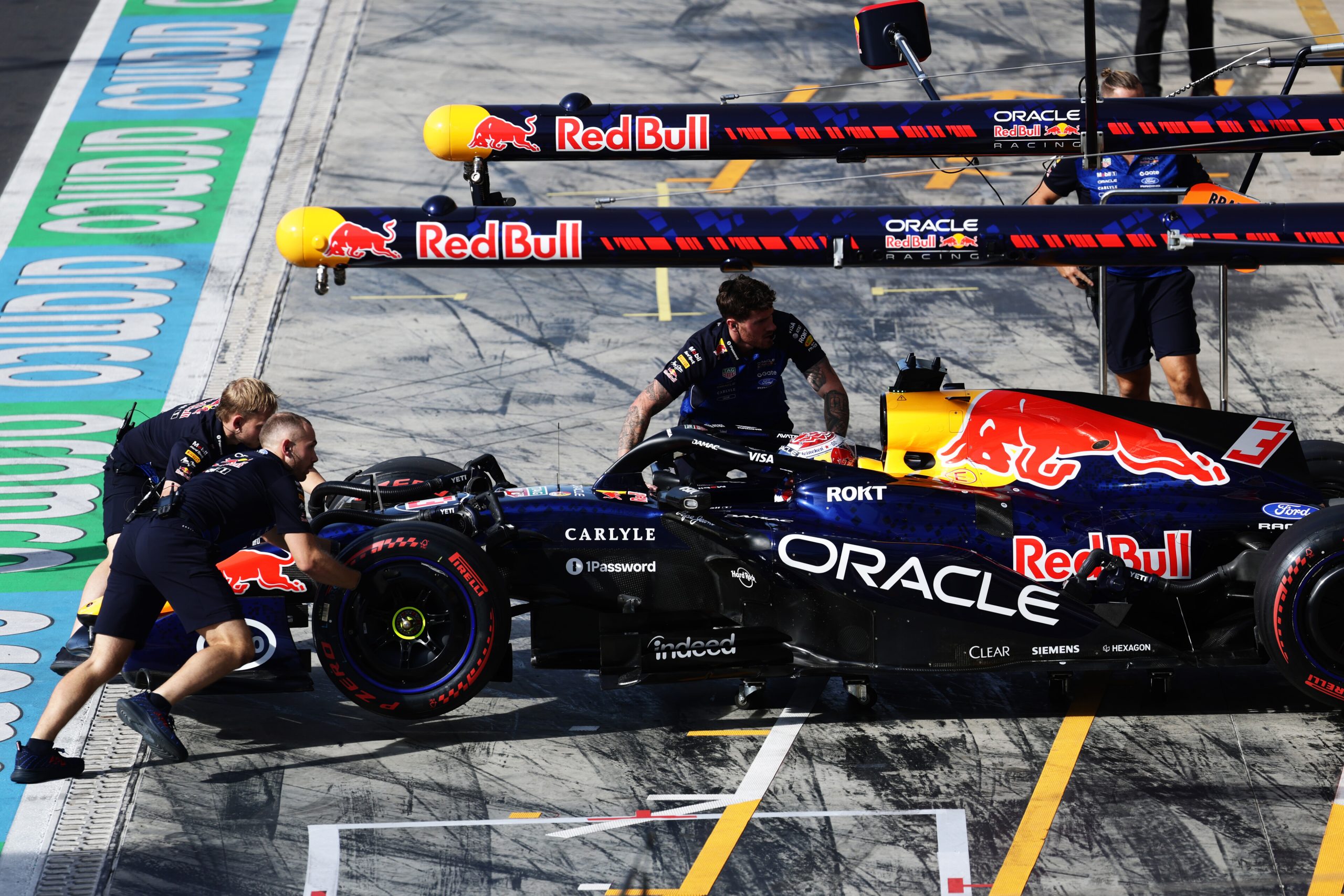 Red Bull diz que “não pode ficar feliz” com 5º lugar de Verstappen no grid da Itália