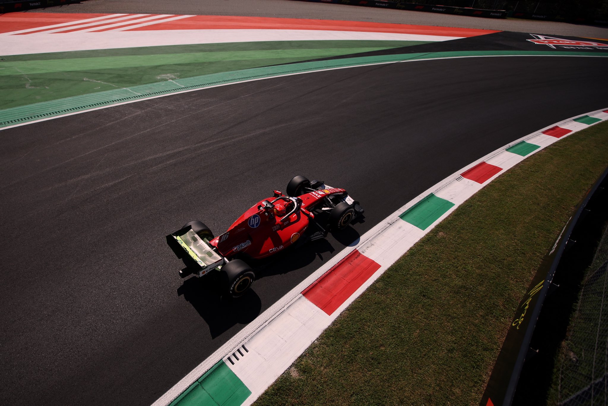 Leclerc comanda 1-2 de Ferrari en el primer entrenamiento del GP de Italia; Colapinto es 9°