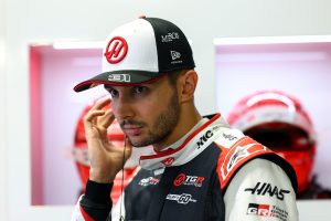 Haas confirma saída de Ocon e abre vaga disputada por Câmara na F1 2027