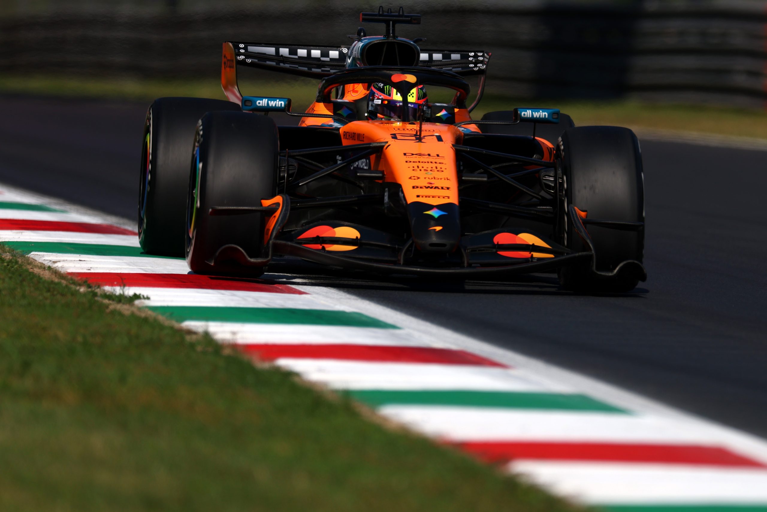McLaren admite que será difícil conseguir la pole en el GP de Italia: “Estamos a 4 décimas de Mercedes”