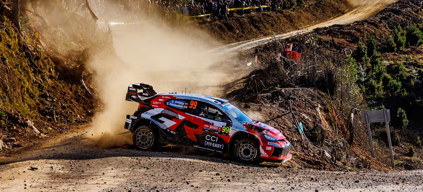 Solberg mantém performance e segue líder no dia 2 de Rali do Chile do WRC 2026