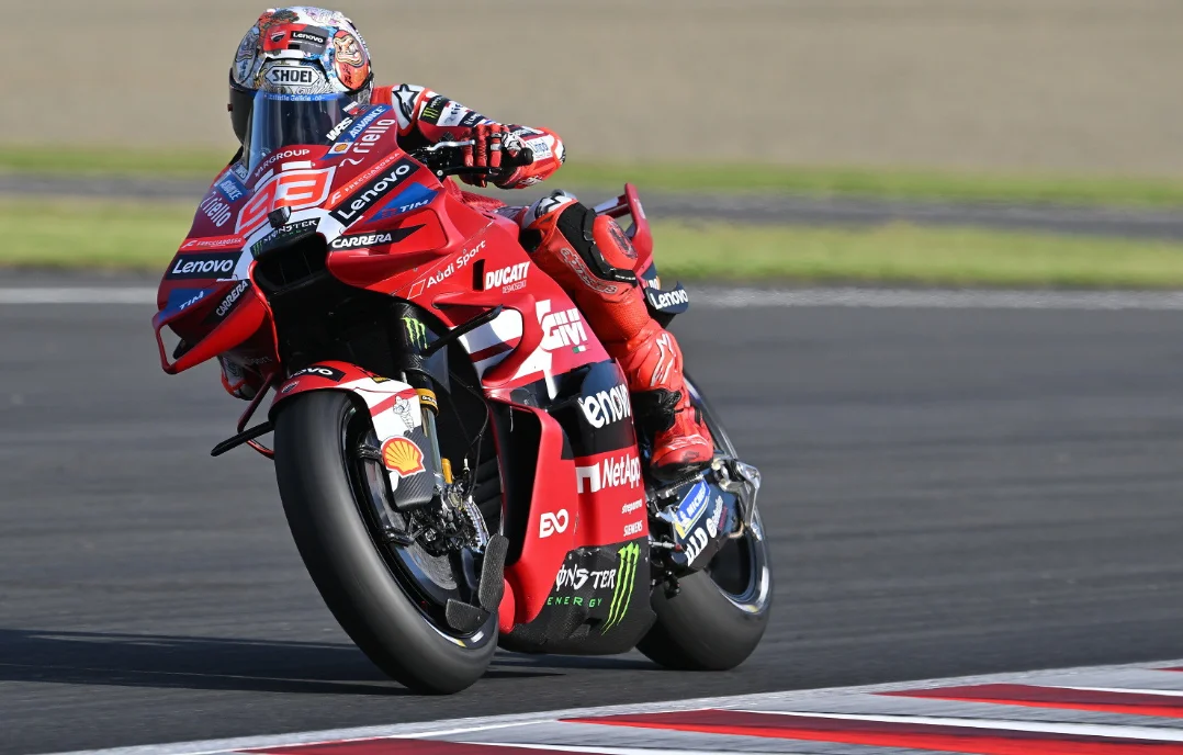 Márquez ไล่เหลือ 2 แต้มแล้วส่งสารถึง Martín: “เราไม่ได้มาเล่นโกคาร์ตเพื่อความสนุก”