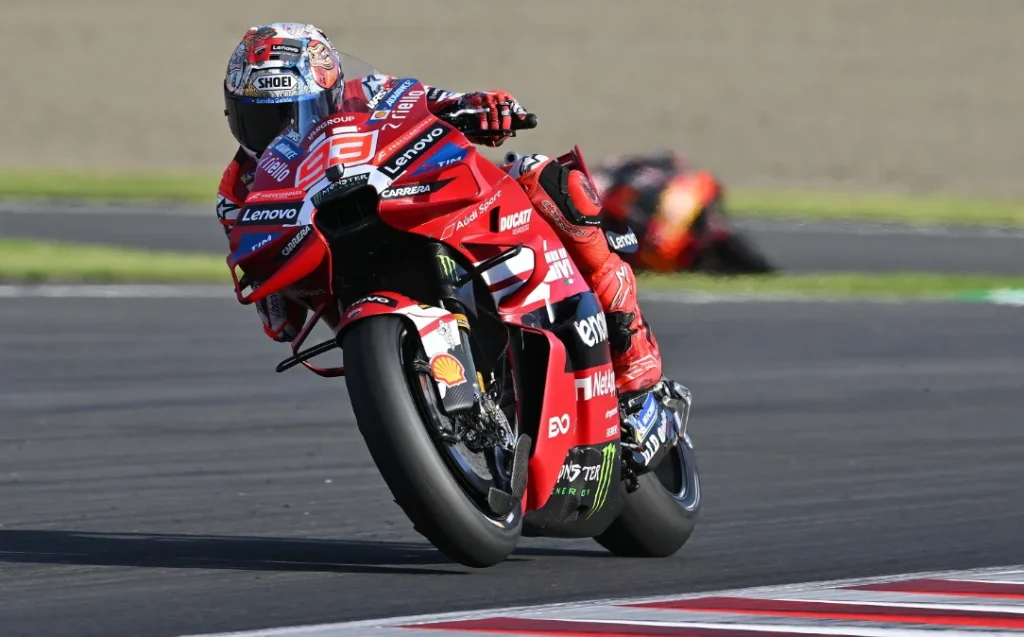Márquez llega a 2 puntos de Martín, pero ahora va a una pista donde nunca terminó