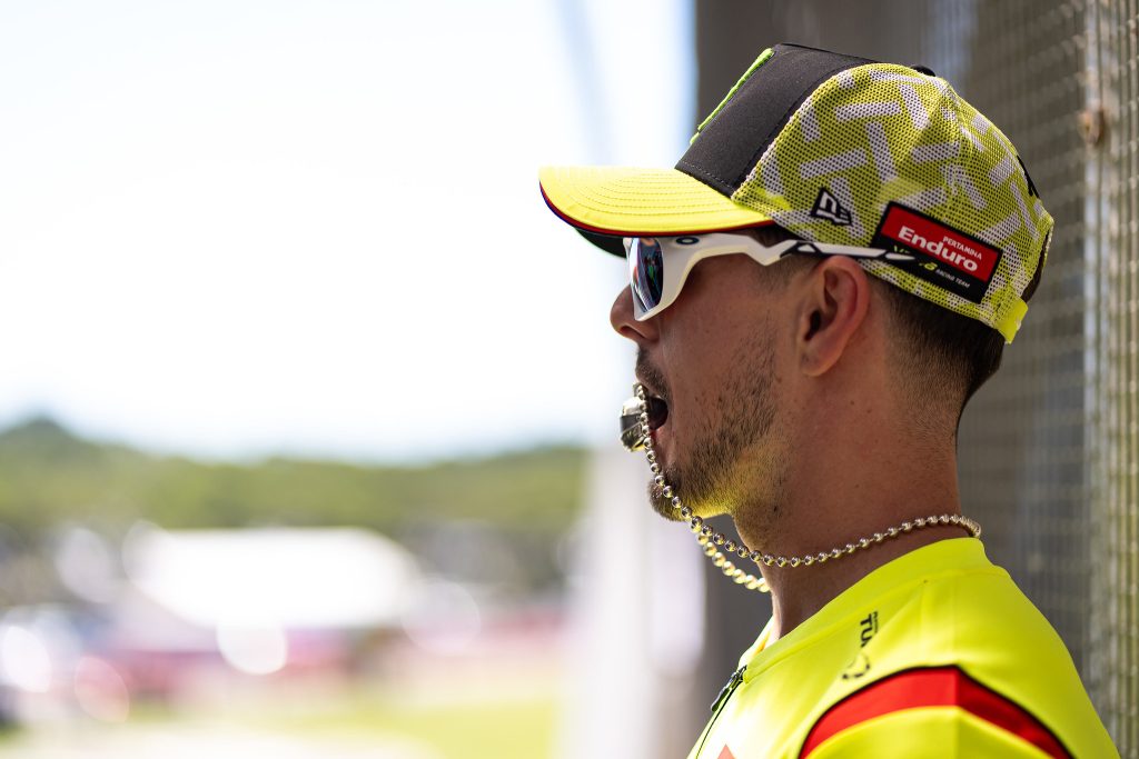Di Giannantonio diz que “chora todo dia” com saída de Phillip Island: “É de partir o coração”