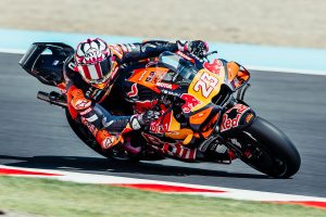 Bastianini cita “pressão” por união de pilotos em grupo na MotoGP: “Para termos mais voz”