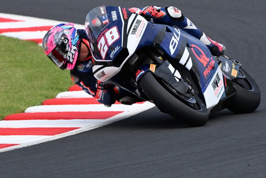 Guevara vence de ponta a ponta GP do Japão de Moto2. González apaga na largada e é 22º
