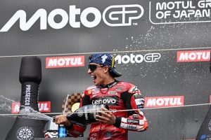 Márquez seca a Martín en Japón y lleva la lucha por el título de MotoGP al terreno mental