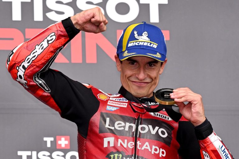 Márquez survives chaotic Saturday as Martín pays heavy price in MotoGP title fight