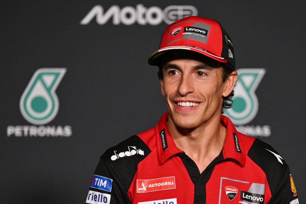 Marc Márquez despista sobre ordens de equipe e duelo com irmão na Malásia: “Todos sabem o que fazer”