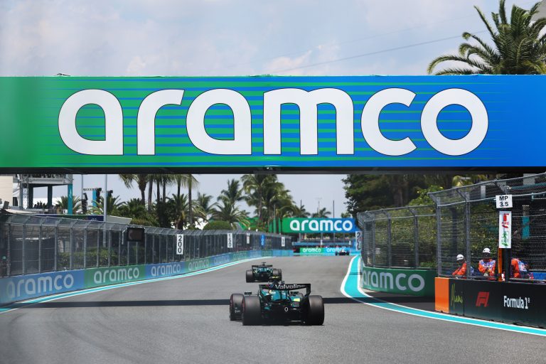 Sede de patrocinadora da Aston Martin na F1 é alvo de bombardeio na Arábia Saudita