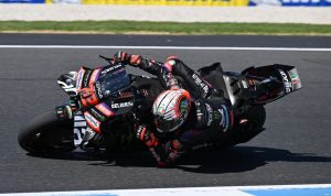 Bezzecchi supera a Fernández  y encabeza los entrenamientos del GP de Australia de MotoGP