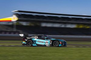 BMW supera Porsche por 0s002 e faz pole das 8 Horas de Indianápolis. Palou é 7º