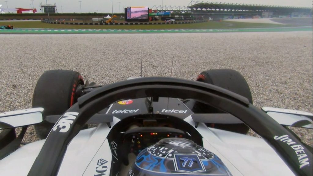 Bottas se sale de pista y abandona el GP de Bahréin en Malasia