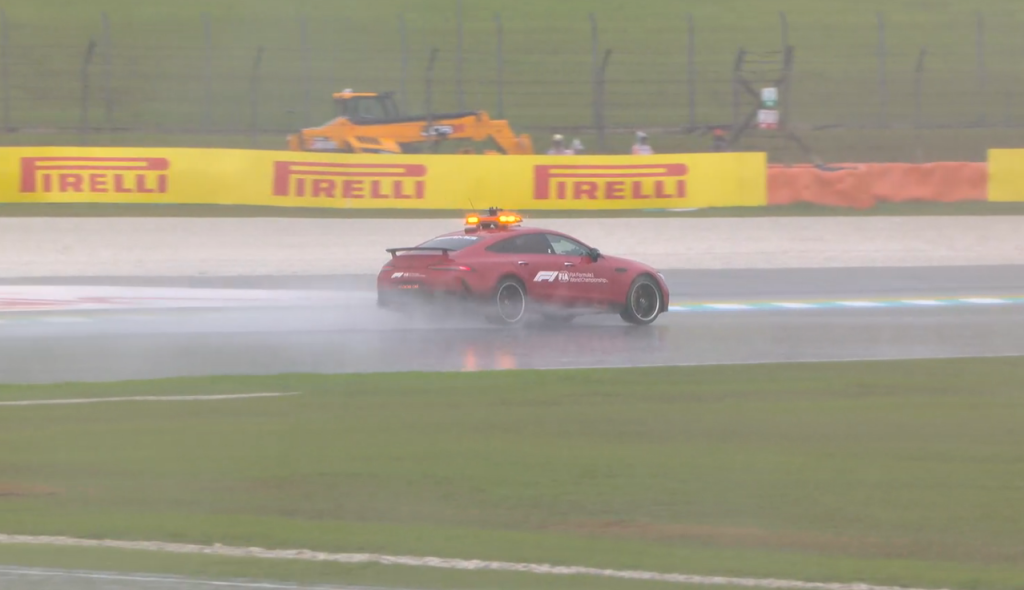 Sepang gets new start procedure time after rain delays Verstappen–Hamilton showdown