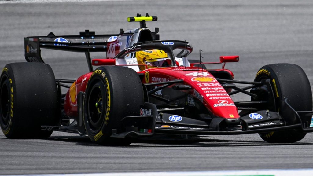Hamilton explica trabalho da Ferrari em Sepang e mostra otimismo: “Não estamos muito longe”