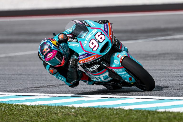 Holgado bate surpreendente Piqueras e garante pole da Moto2 na Malásia. González é 9º