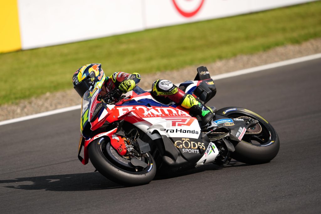 Moreira faz mistério sobre teste com nova Honda, mas compara: “Muito parecida com Moto2”