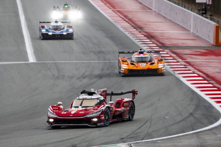 Toyota #8 puxa dobradinha após 3h em Barcelona. Derani vê Genesis #17 despencar