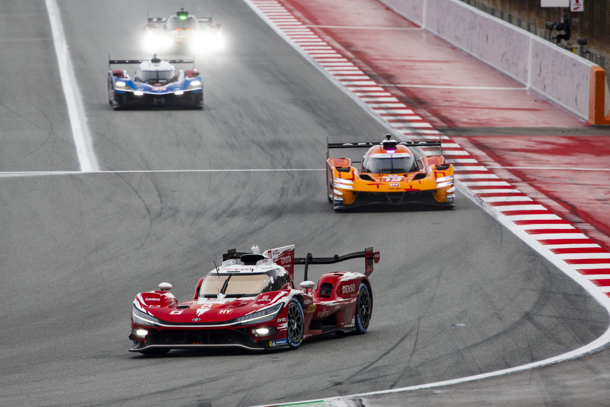 Toyota #8 puxa dobradinha após 3h em Barcelona. Derani vê Genesis #17 despencar