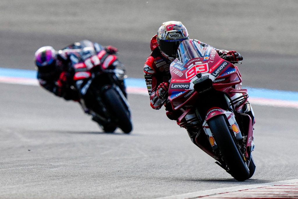 Marc Márquez beats Martín in Japan to leave MotoGP title fight just 2 points apart