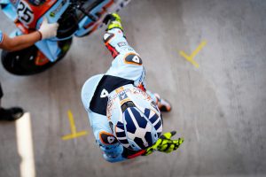 Fernández fractures finger in Mandalika crash and blasts “unprofessional” Bezzecchi