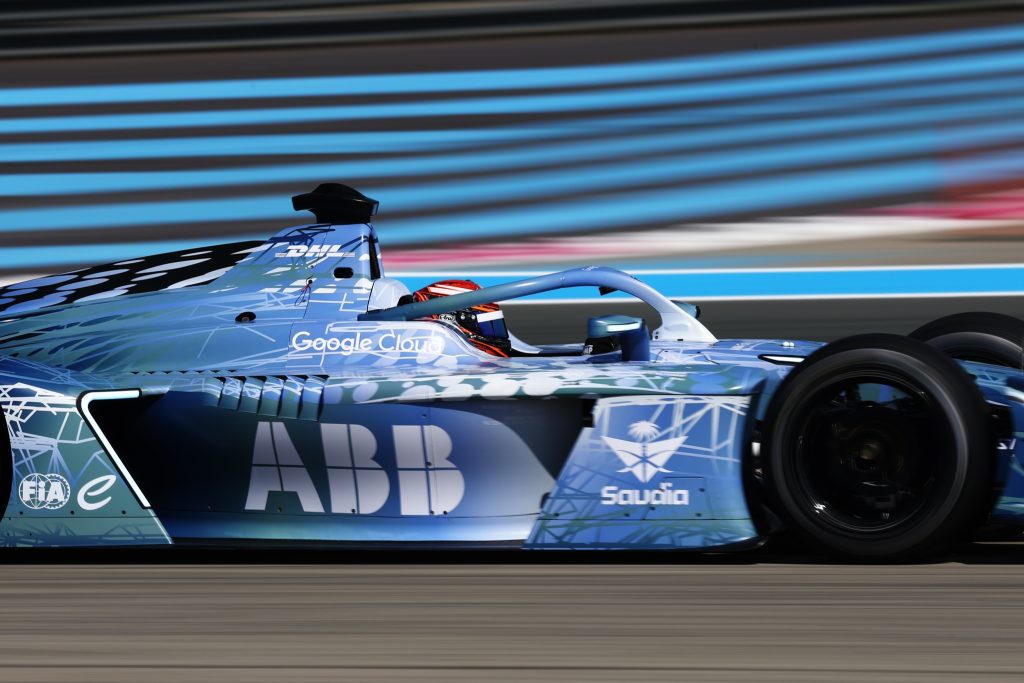“Mente saiu do corpo”: Piloto de testes da Fórmula E recorda 1ª vez no Gen4 e põe acima de F1