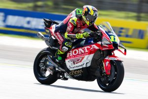 Moreira escala pelotão e garante pontos na sprint: como foi sábado do brasileiro na MotoGP