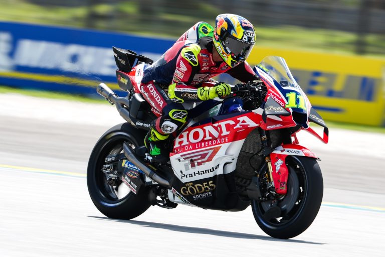 Moreira escala pelotão e garante pontos na sprint: como foi sábado do brasileiro na MotoGP