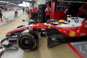 Hamilton explica el trabajo de Ferrari en Sepang y se muestra optimista: “No estamos muy lejos”