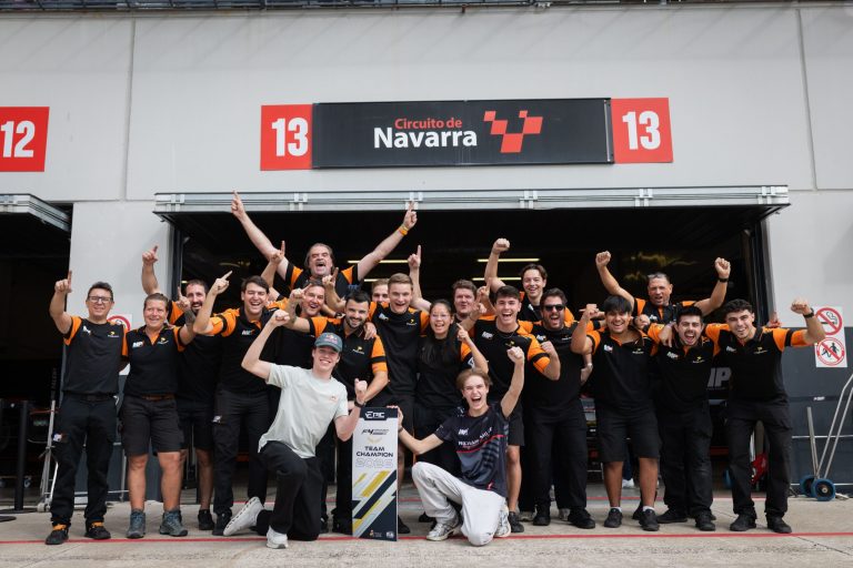 Schormans vence corrida 3 e varre rodada de Navarra da F4 Espanhola
