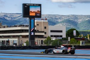Tsuchihashi fecha F4 Francesa 2026 com vitória na corrida 3 de Le Castellet