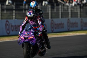 Rins admite sufoco em carona com Miller no Japão: “Se caíssemos, estaria ferrado”