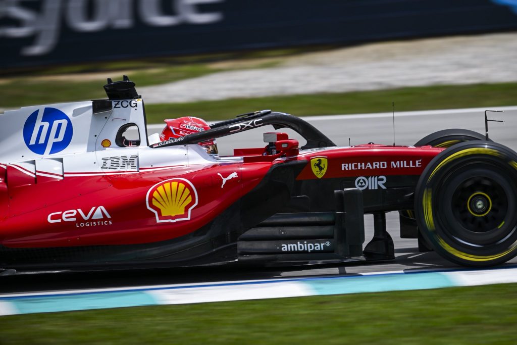 Leclerc se mete no bolo com Ferrari no TL2: a análise dos treinos em Sepang
