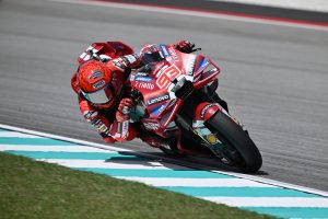 Marc Márquez ignora rivais e lidera TL1 da MotoGP na Malásia. Moreira é 10º