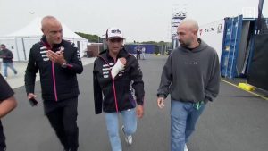 Martín fratura punho em queda na sprint e está fora do GP da Austrália de MotoGP