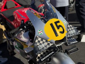 Honda volta aos anos 1960 em pintura especial para despedida da RC213V do Japão