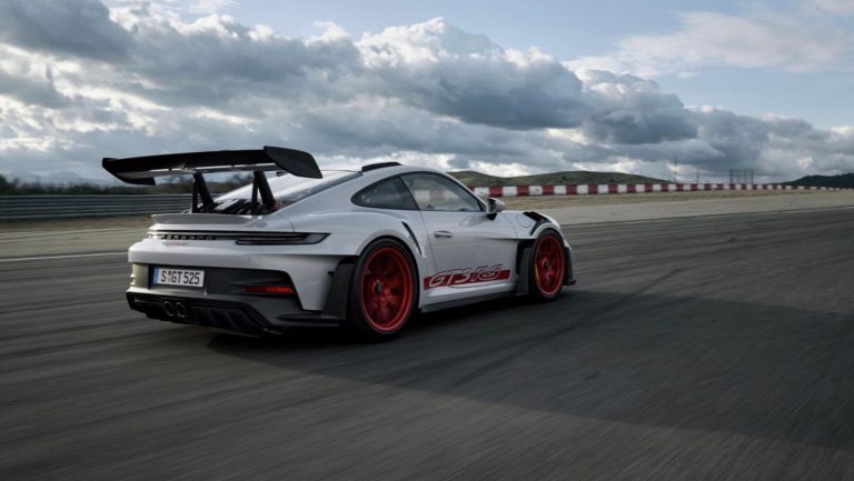 Porsche colocou DRS em um carro de rua: entenda o que muda nas retas