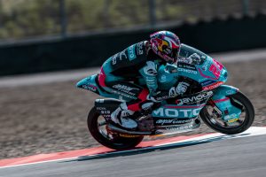 Quiles vence duelo contra Almansa e conquista título antecipado da Moto3 na Indonésia