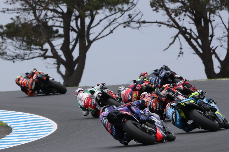As atividades da MotoGP começam na quinta-feira (22), com o Treino Livre 1 marcado para 20h45 no Brasil — 0h45 de sexta-feira (23) em Portugal