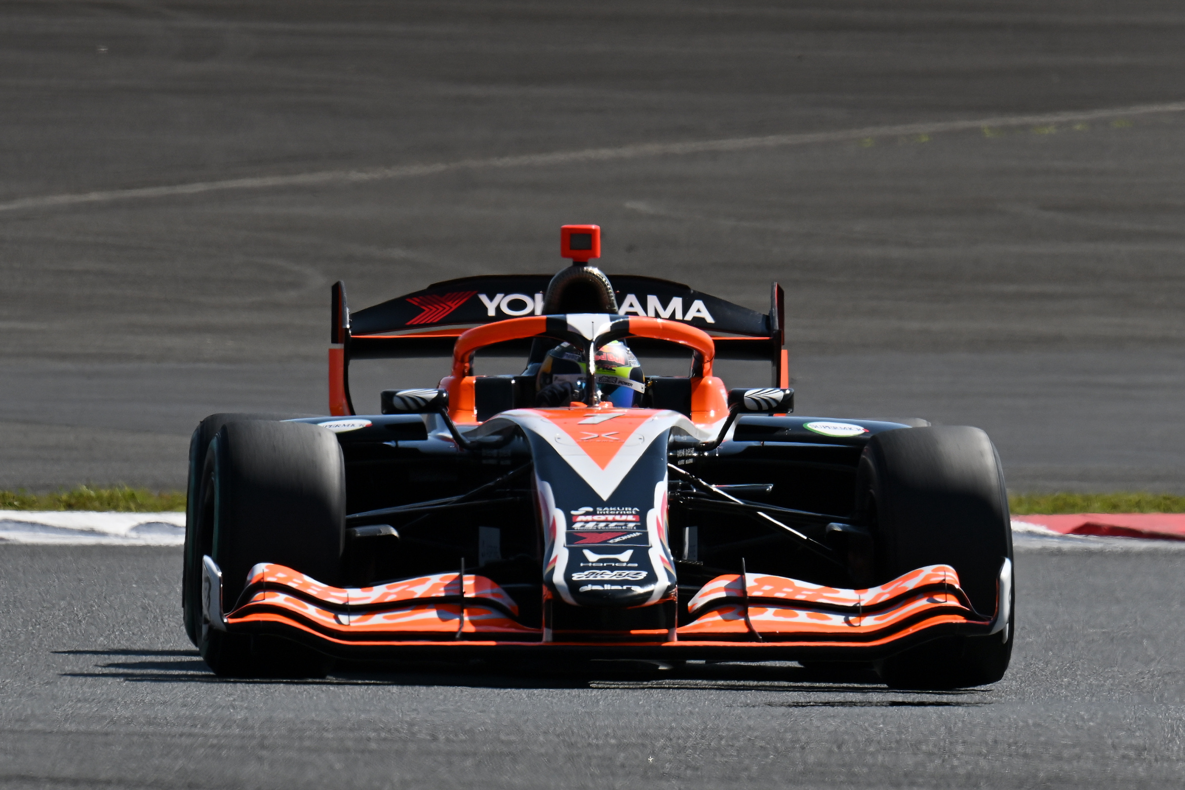 Iwasa vence corrida de domingo em Fuji. Fraga se envolve em acidente nos boxes