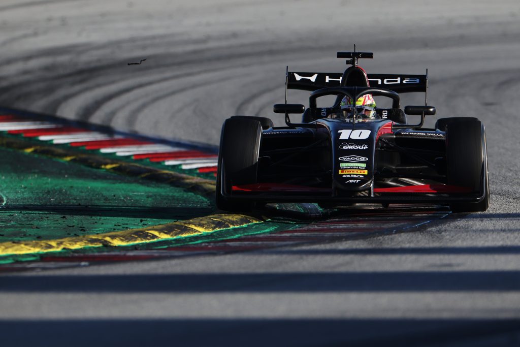 Kato bate Rivera por 0s012 e lidera 2º dia de testes da F3 em Barcelona. Costa fica em 11º