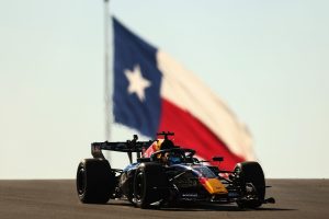 FIA procura Verstappen em busca de sugestões para melhorar condições do asfalto em Austin
