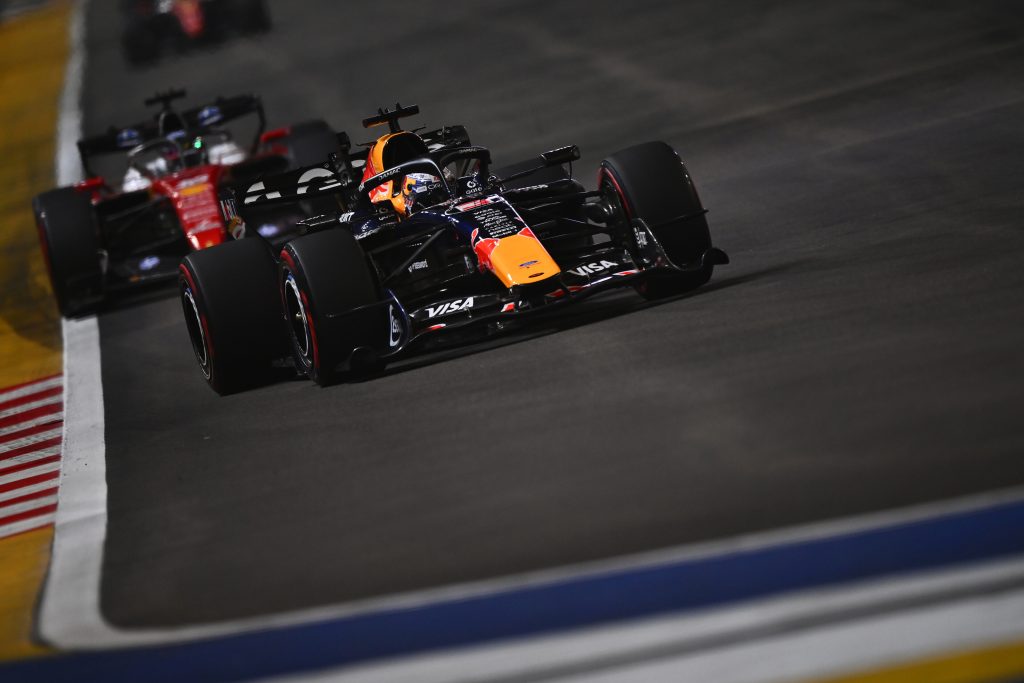 “Se quiser parar, não diga nada”: Verstappen e Red Bull improvisam comunicação em Singapura