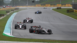 FIA admite fallo inédito de software que dejó sin potencia a varios F1 en Sepang