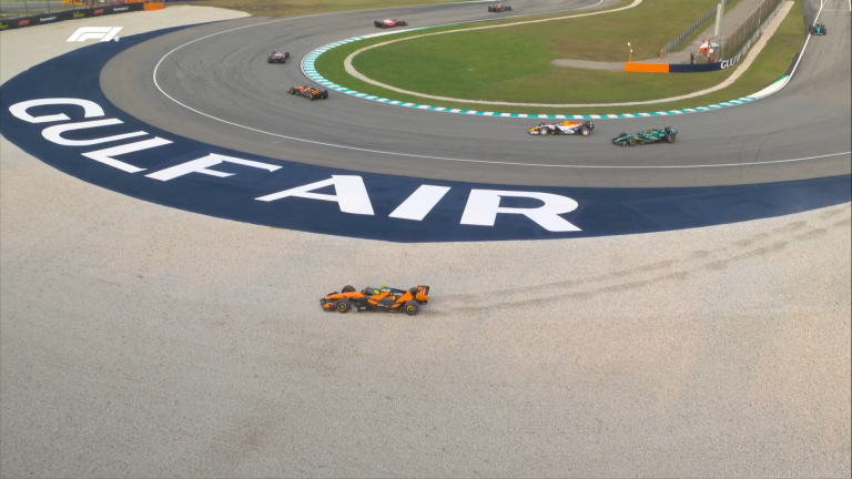 Norris reprimanded after nearly hitting Piastri under Sepang Safety Car