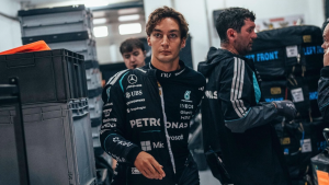 Russell lamenta abandono que “quase faz rir” em Sepang e vê briga por título “improvável”